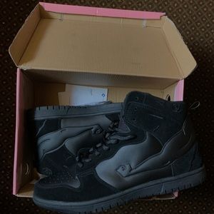 brand new - with original box imran potato dunks. Size 14 Men’s.